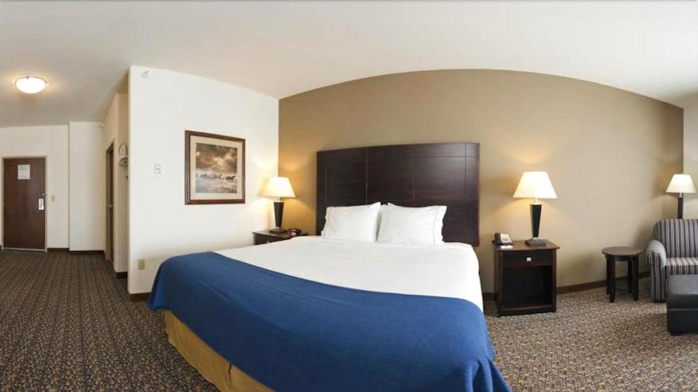 Express & By Ihg Lander
