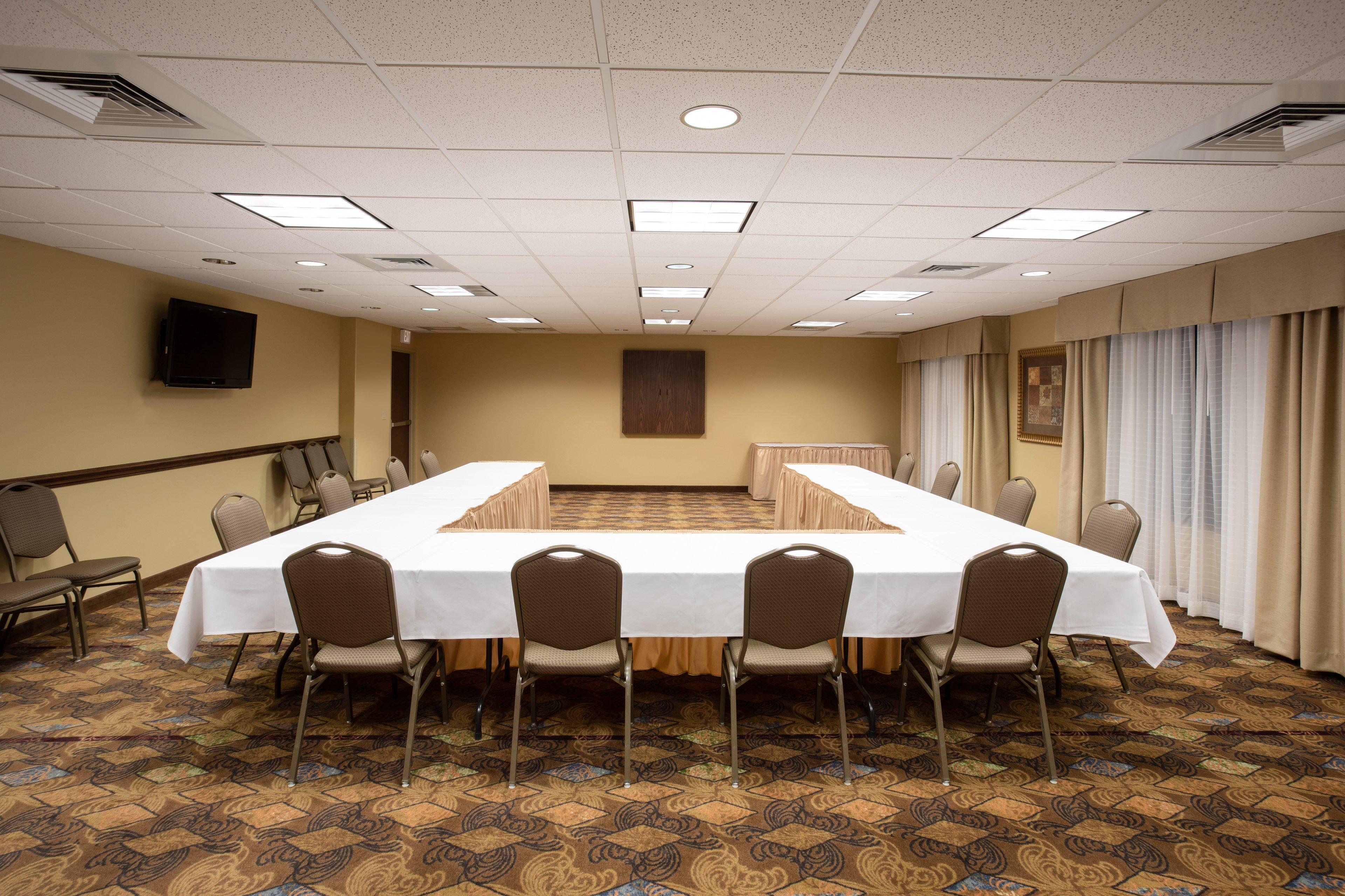Express & By Ihg Hotel Lander
